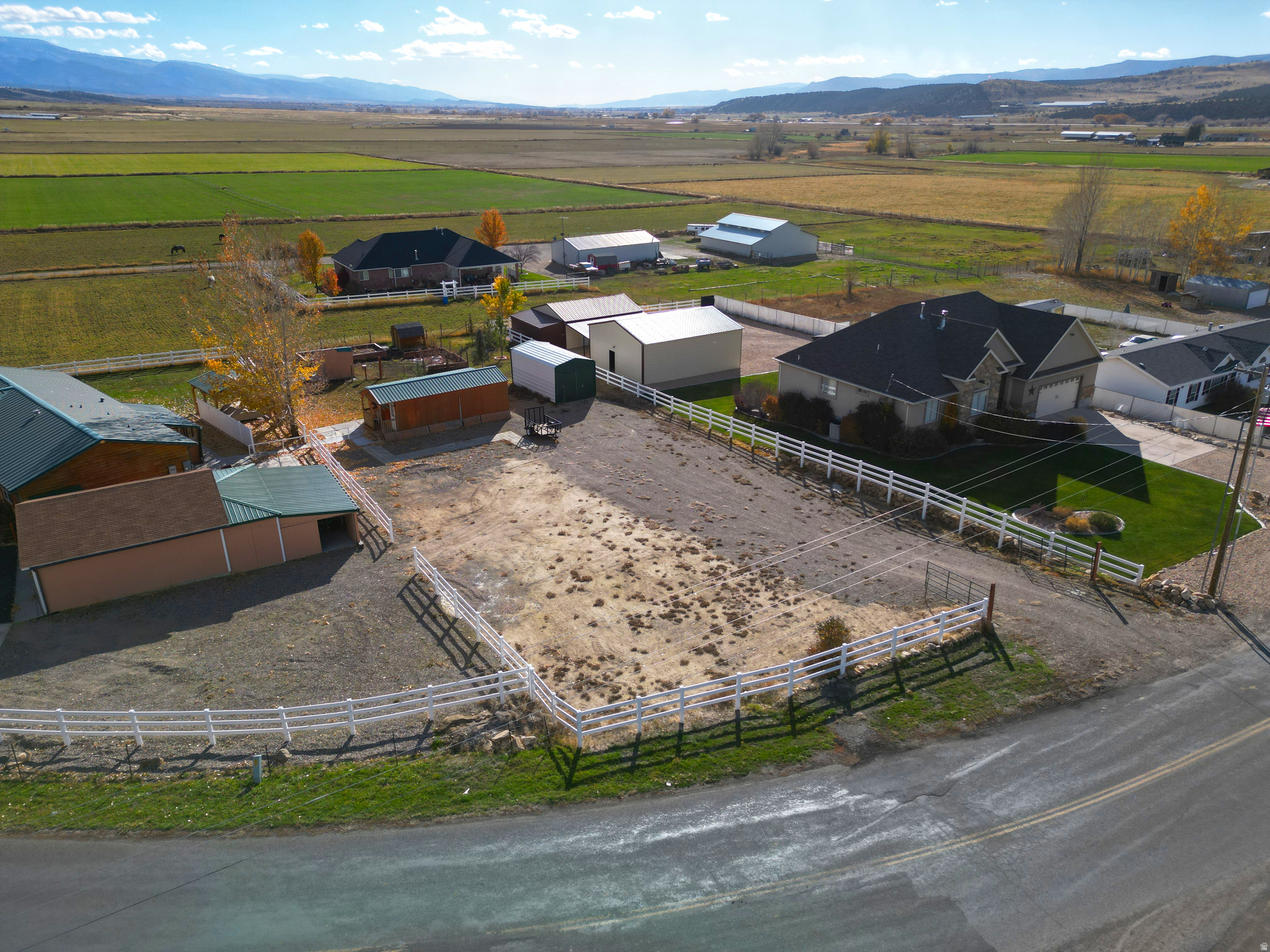 COUNTRY ROAD HAVEN - Land