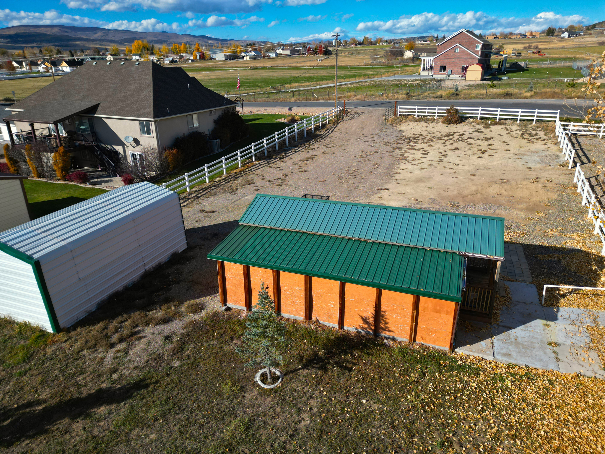 COUNTRY ROAD HAVEN - Land