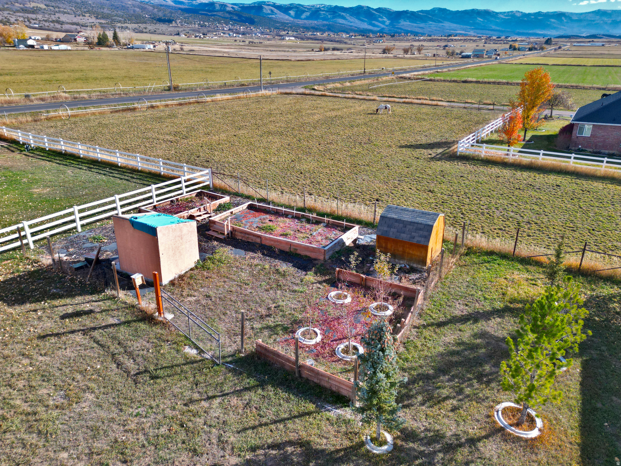 COUNTRY ROAD HAVEN - Land