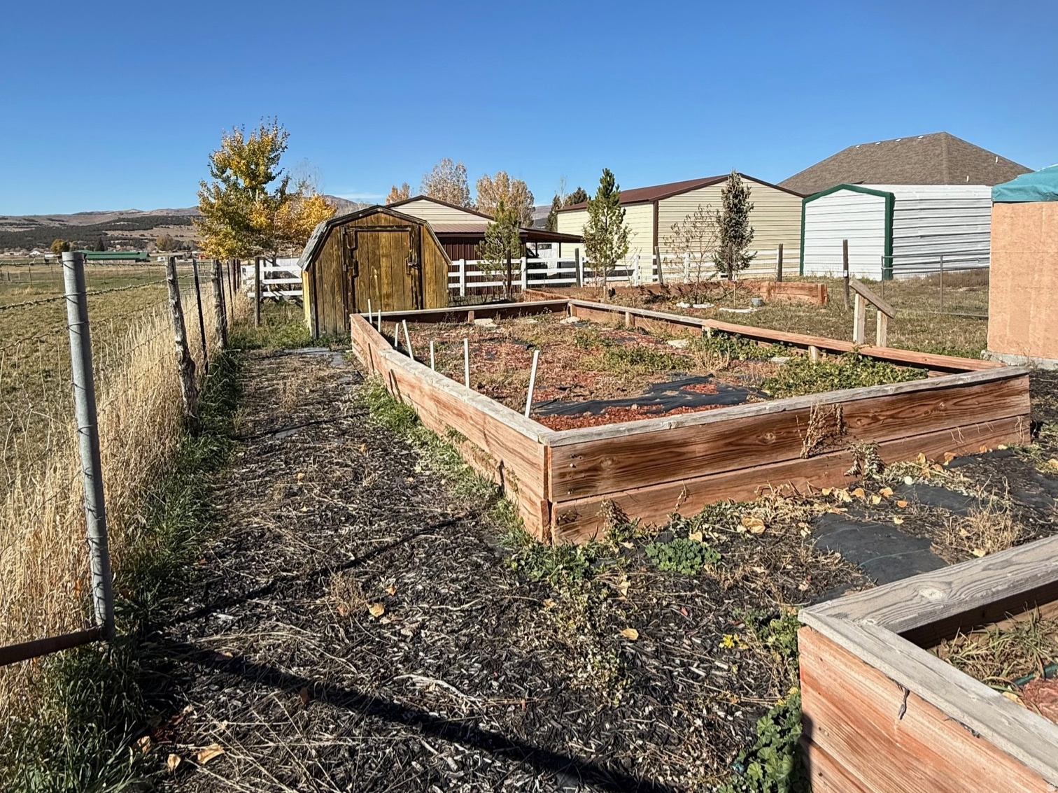 COUNTRY ROAD HAVEN - Land