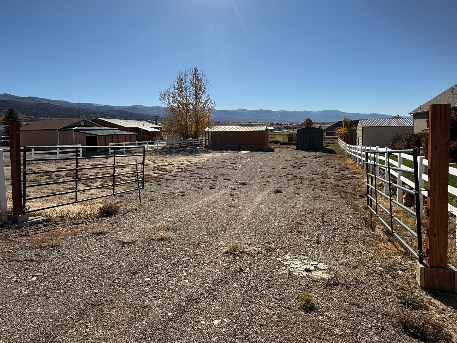 COUNTRY ROAD HAVEN - Land