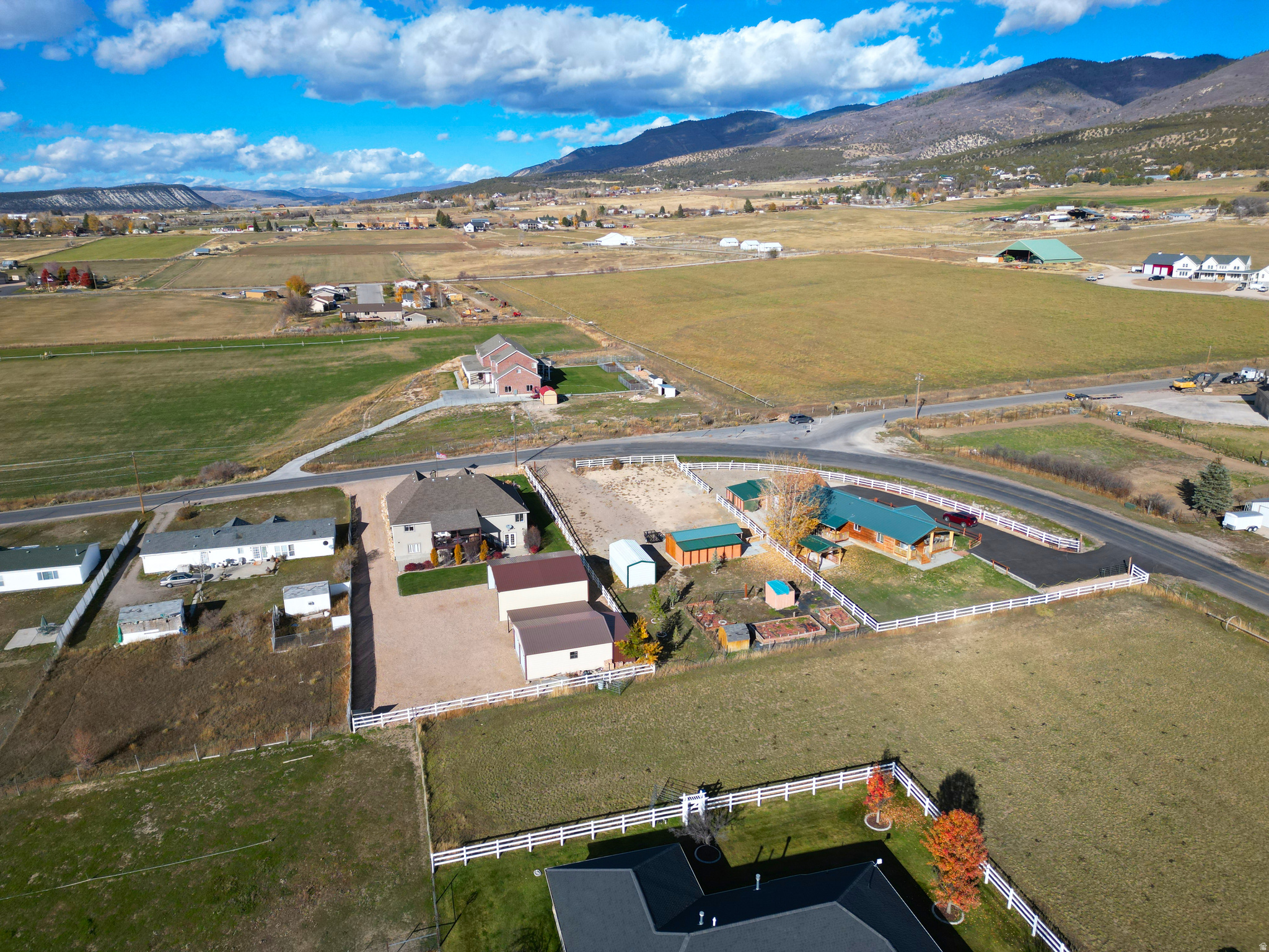 COUNTRY ROAD HAVEN - Land