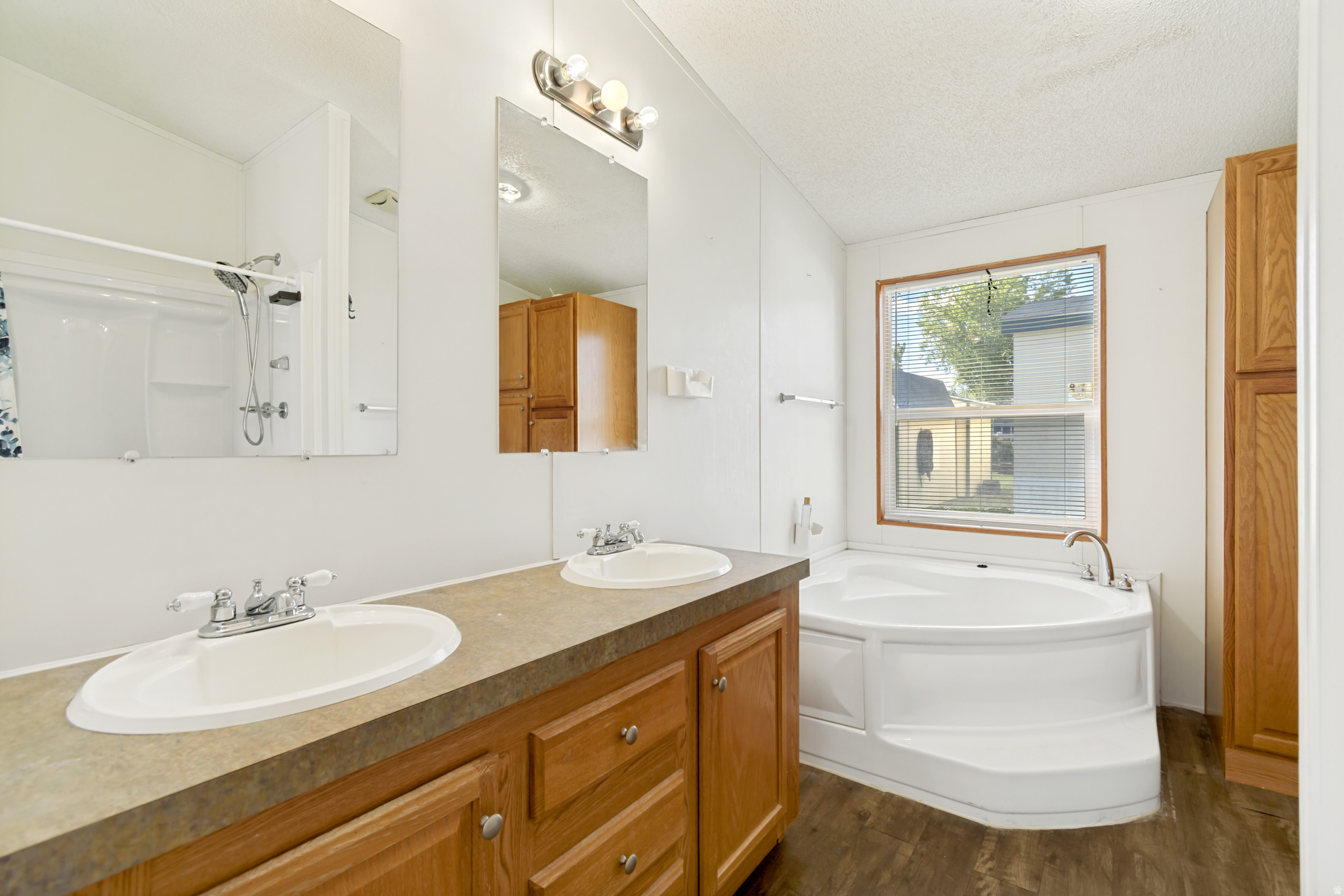 OVERPASS POINT - Residential