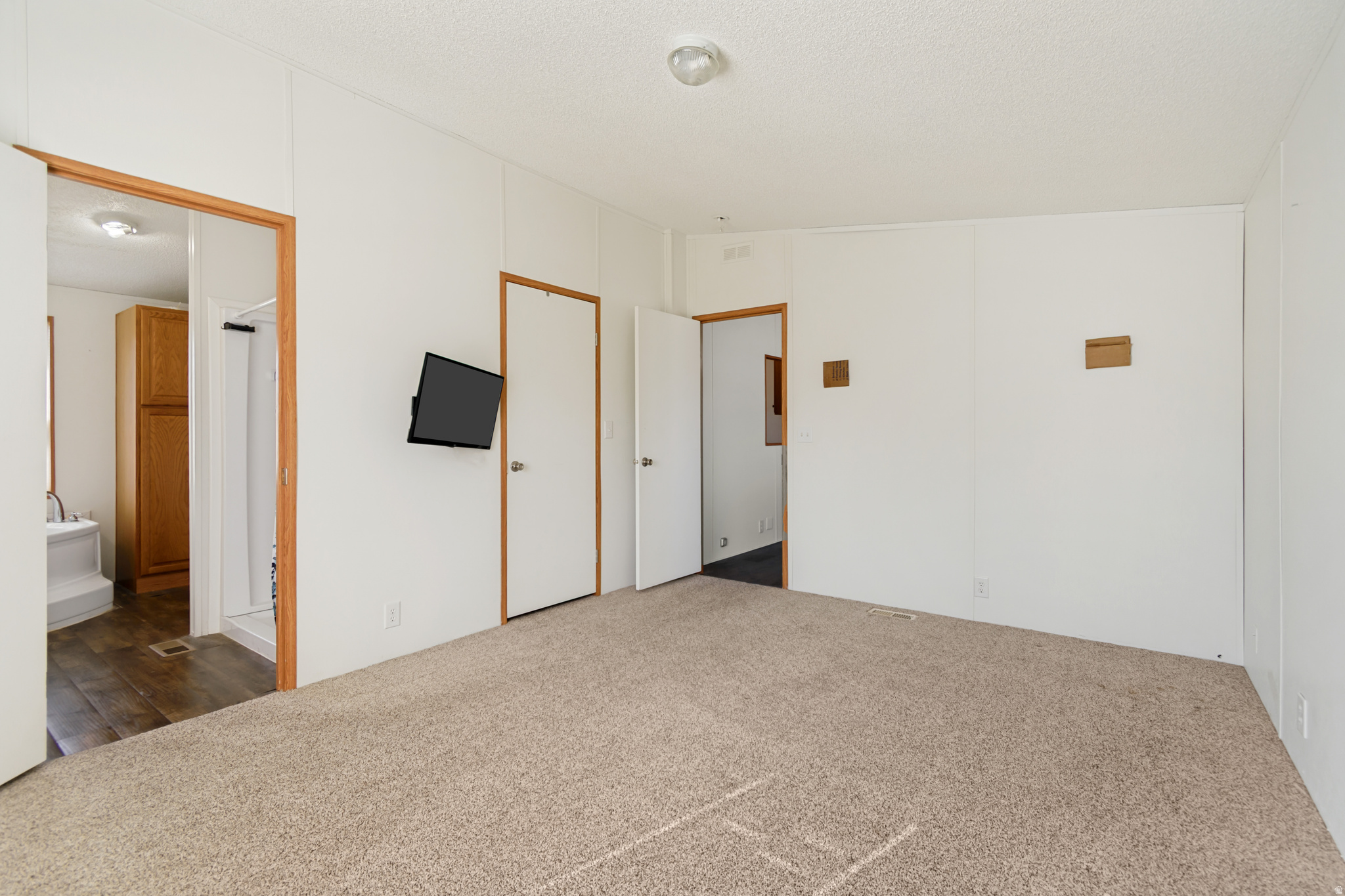 OVERPASS POINT - Residential