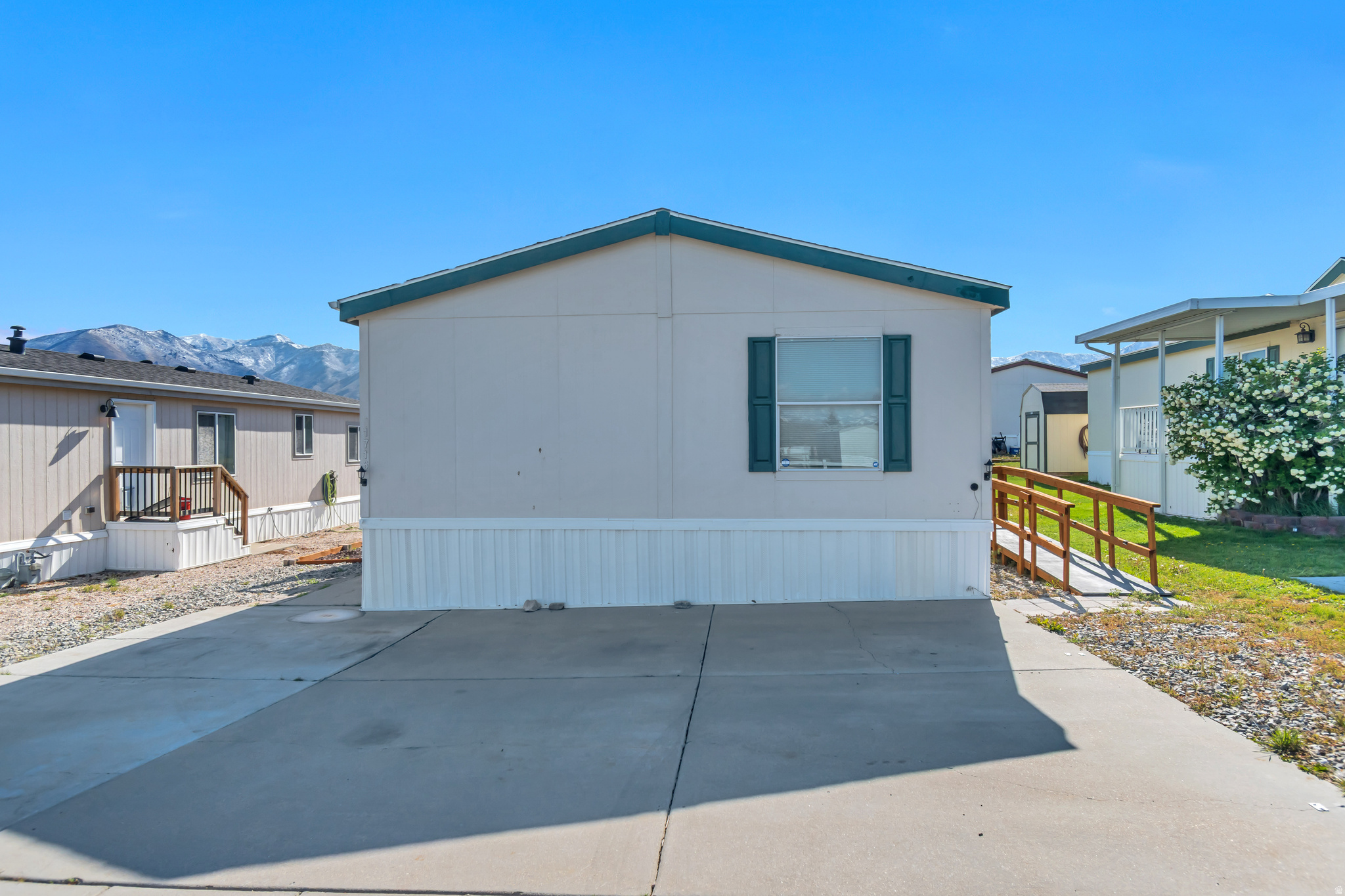 OVERPASS POINT - Residential