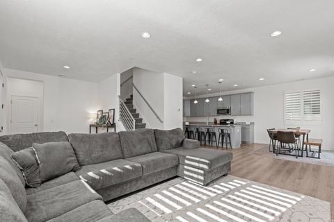 Tiny photo for 1912 W PARKVIEW DR, Syracuse, UT 84075 (MLS # 2135810)