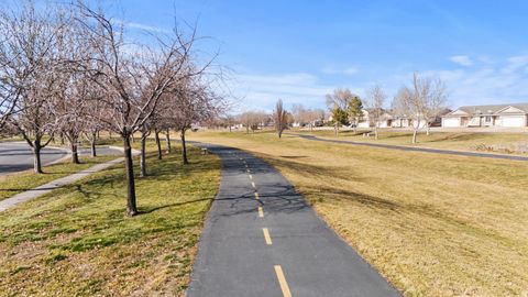 Tiny photo for 1912 W PARKVIEW DR, Syracuse, UT 84075 (MLS # 2135810)