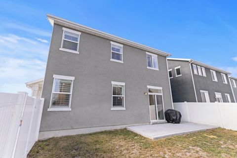 Tiny photo for 1912 W PARKVIEW DR, Syracuse, UT 84075 (MLS # 2135810)