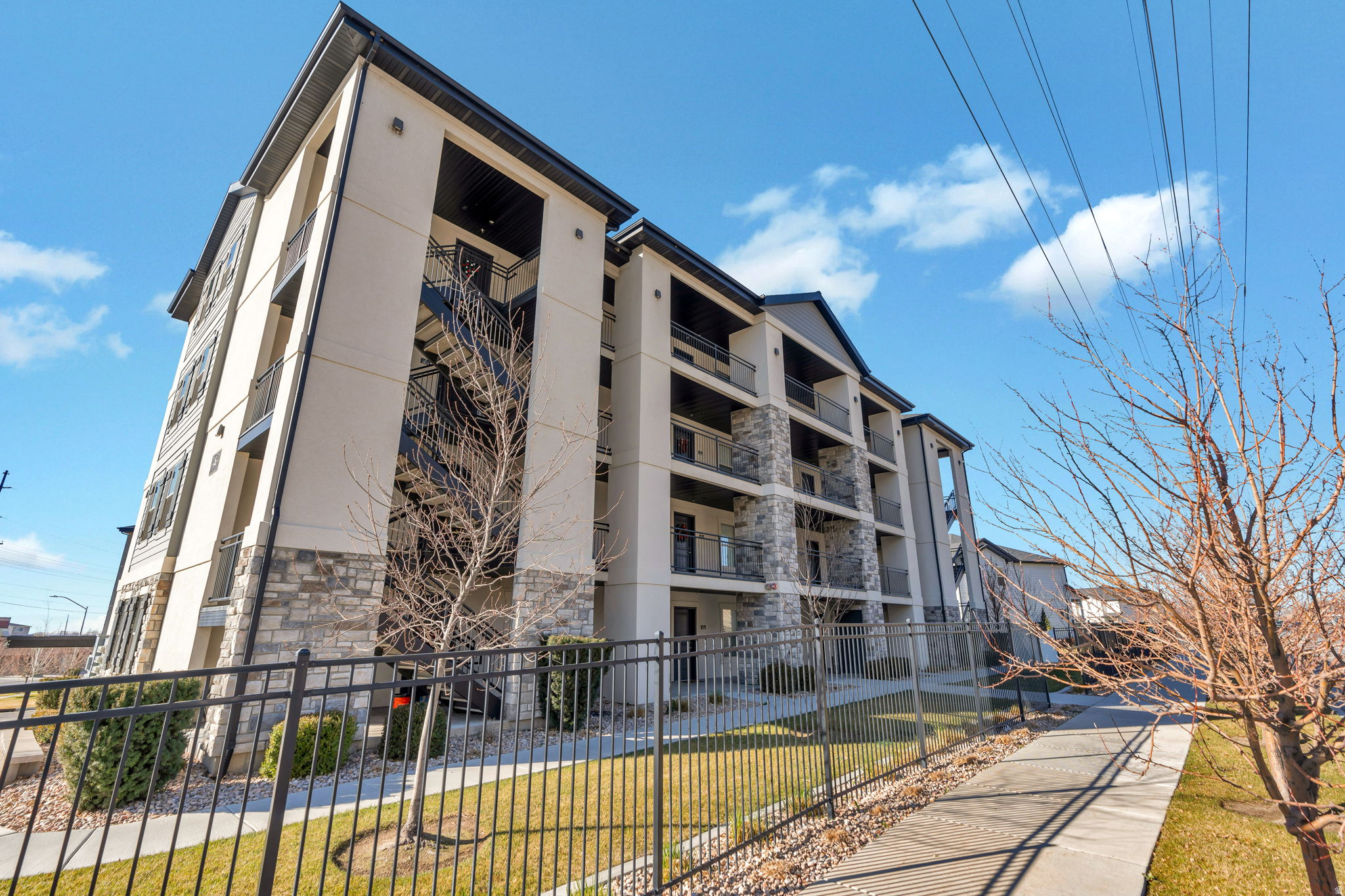 SPRING CREEK - Residential