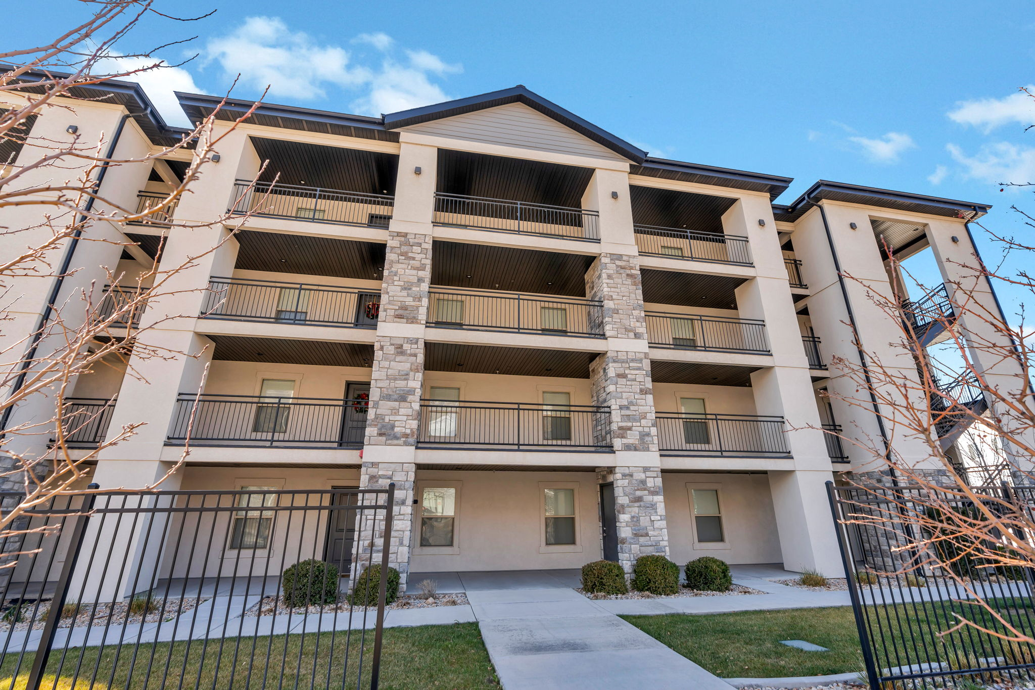 SPRING CREEK - Residential