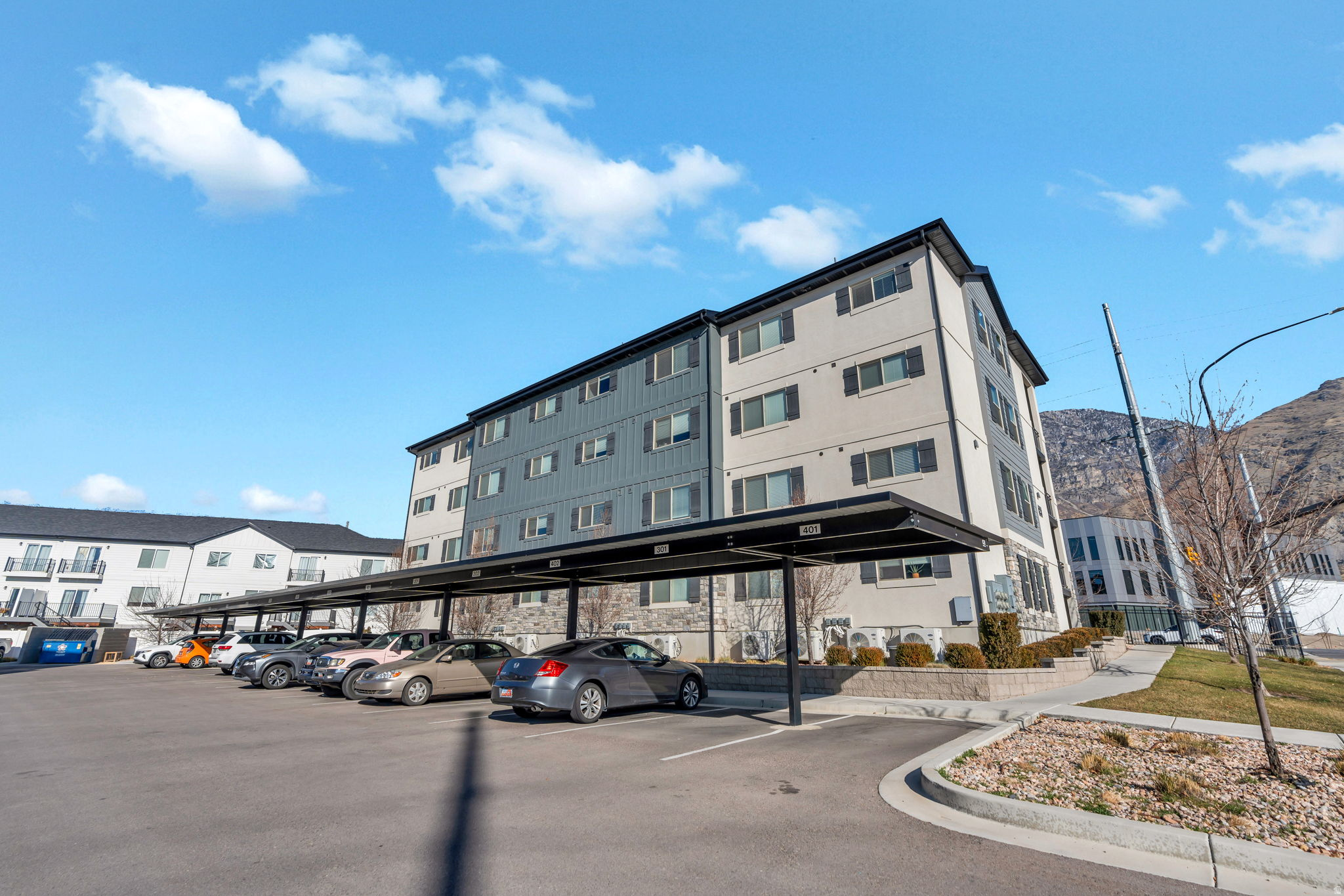 SPRING CREEK - Residential