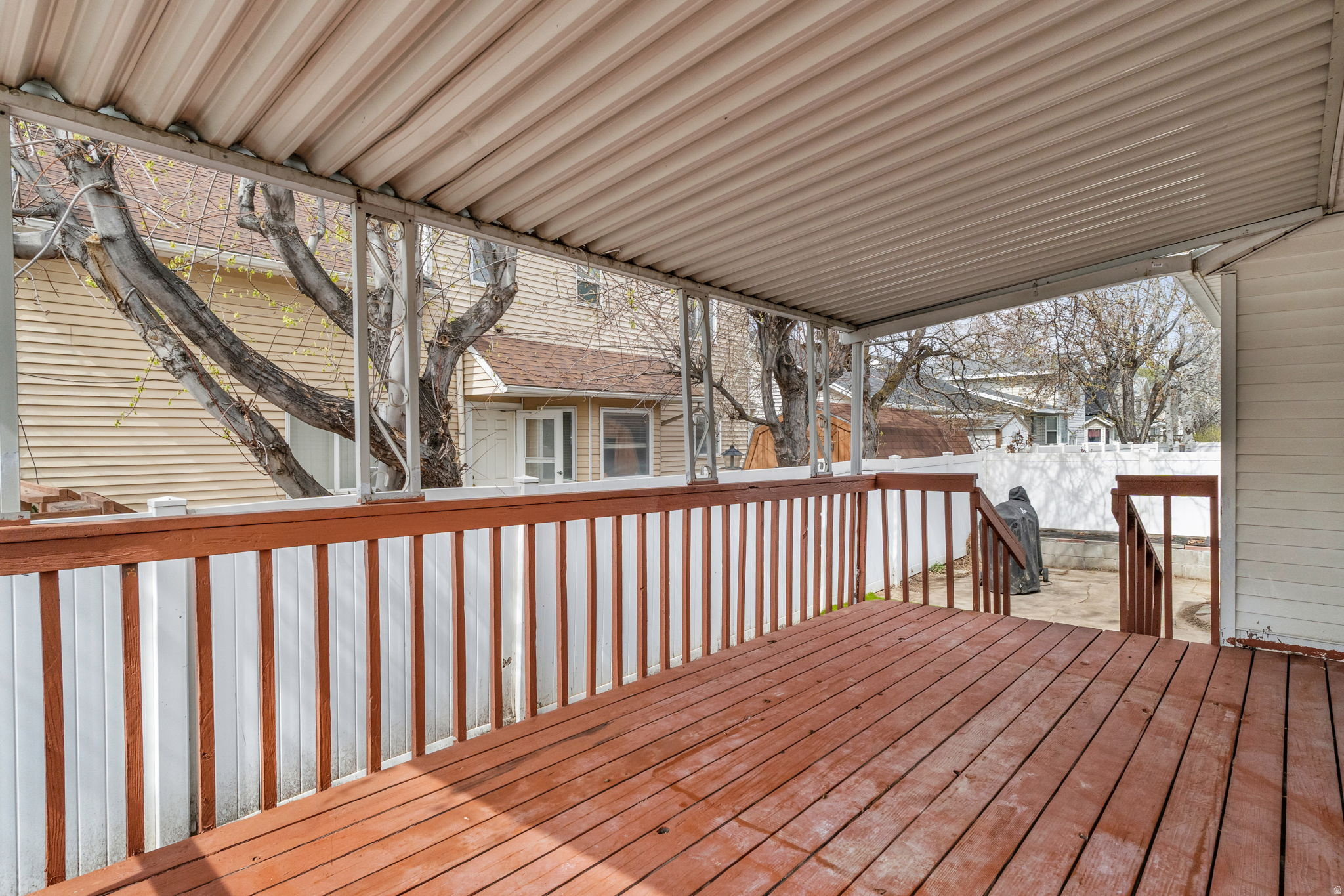 THE SUNBURST MEADOWS - Residential