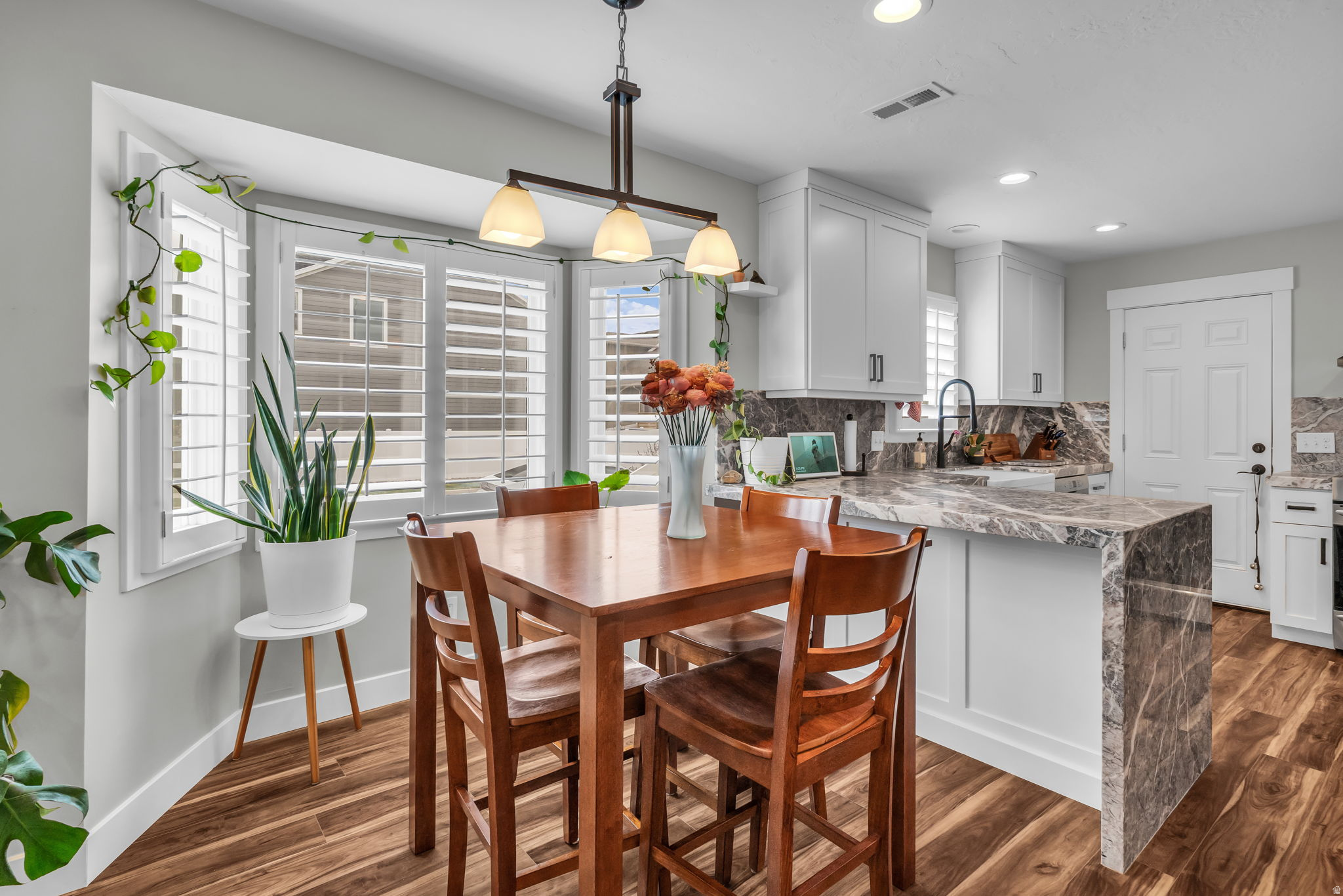 THE SUNBURST MEADOWS - Residential