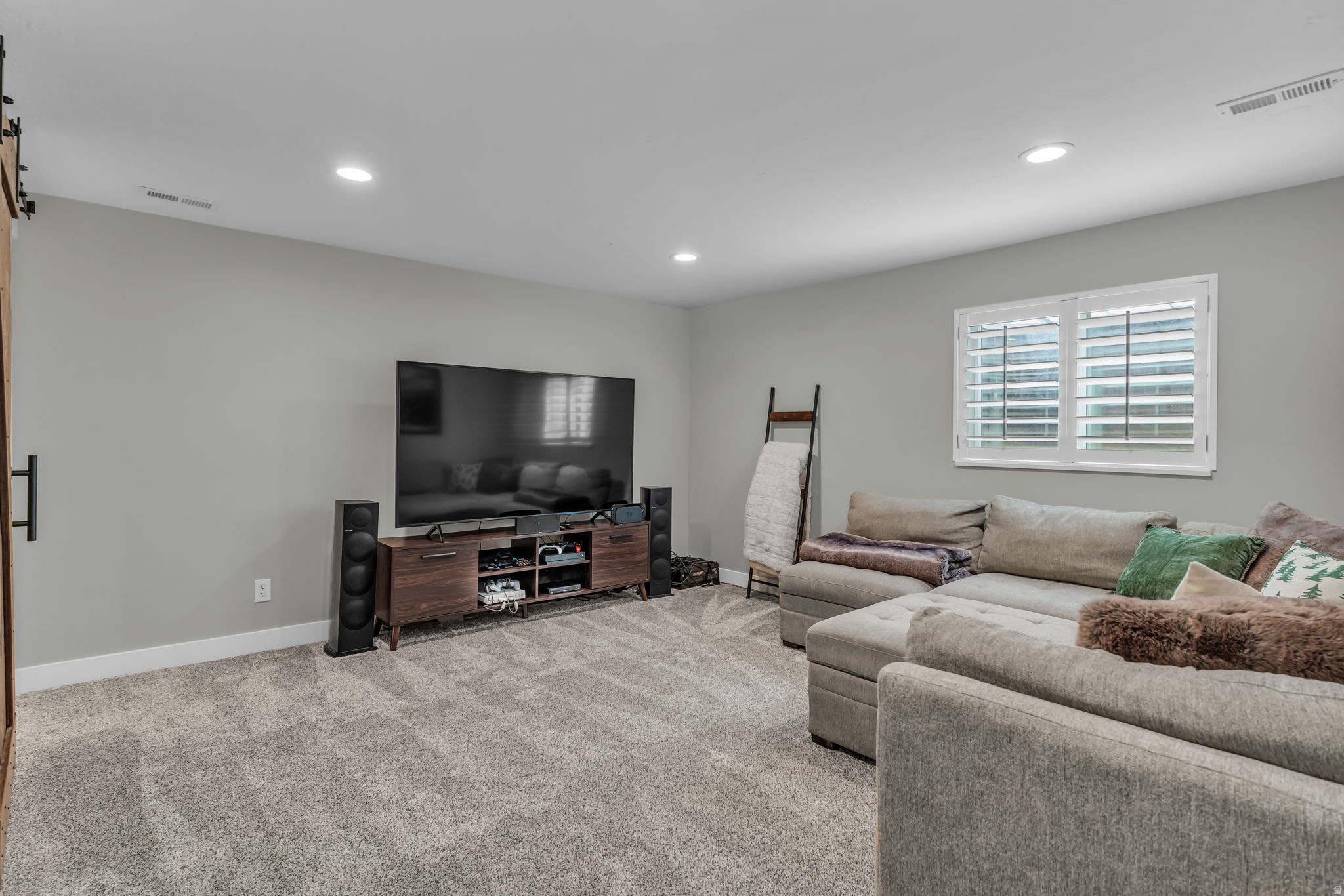 THE SUNBURST MEADOWS - Residential