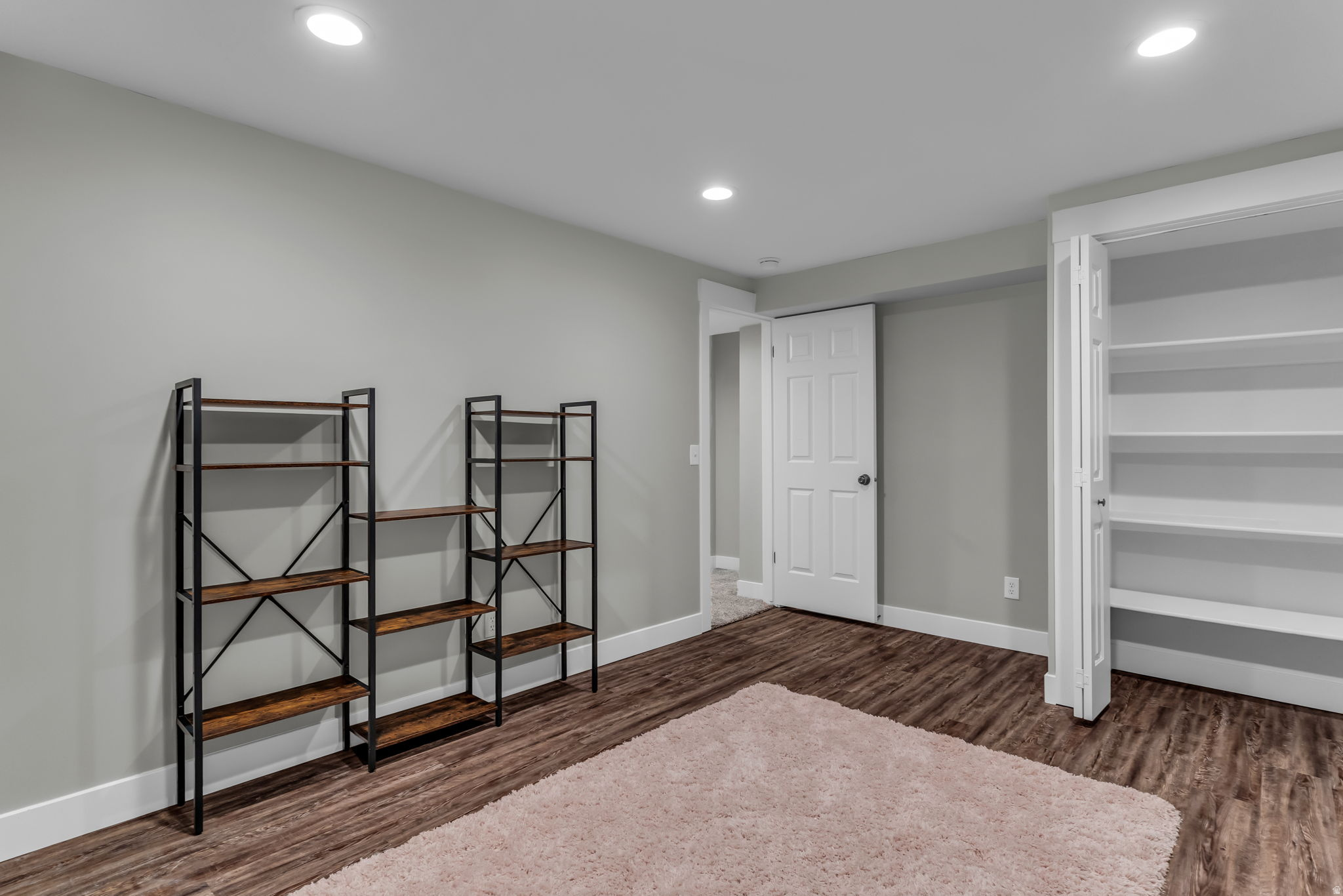 THE SUNBURST MEADOWS - Residential