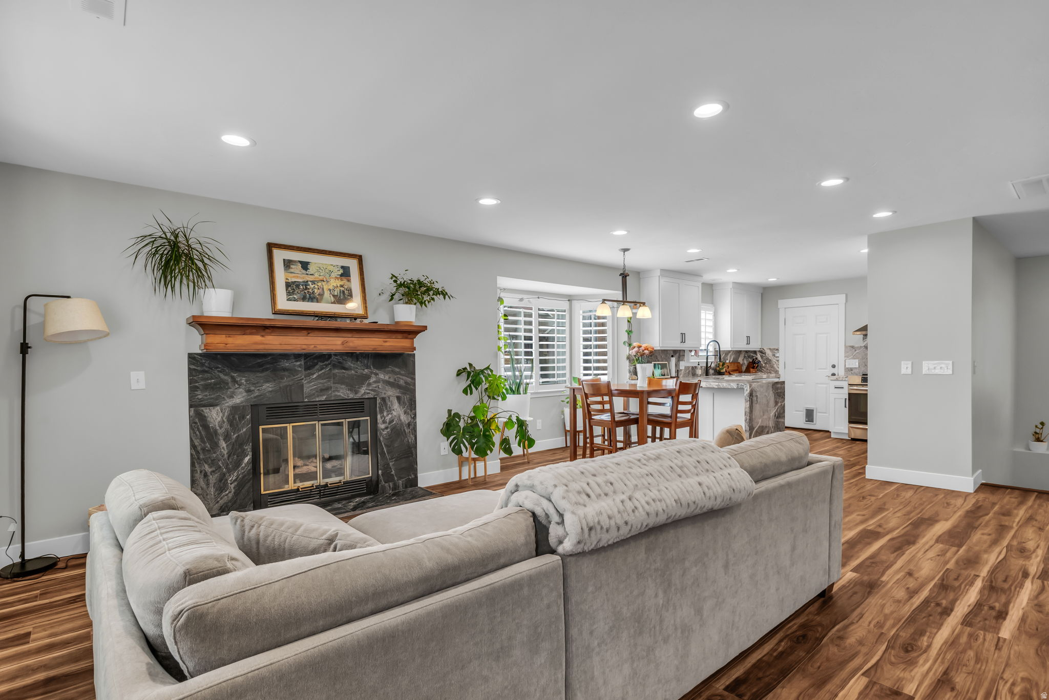 THE SUNBURST MEADOWS - Residential