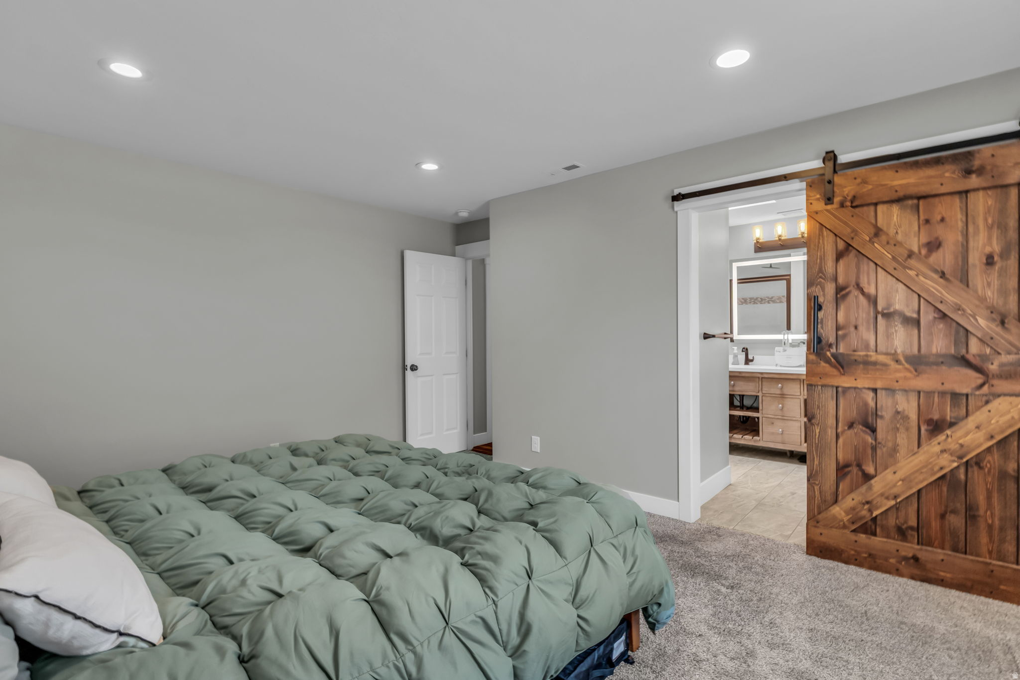 THE SUNBURST MEADOWS - Residential