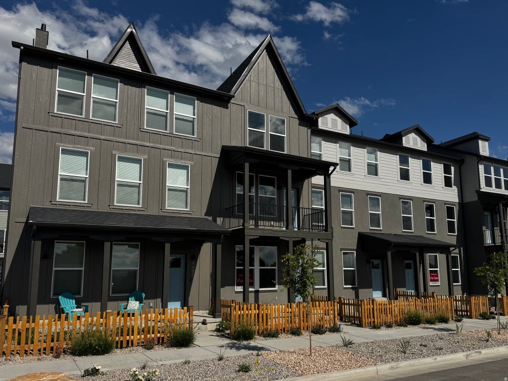 Photo of 1563 N 1875 W #233, Layton, UT 84041 (MLS # 2186026)