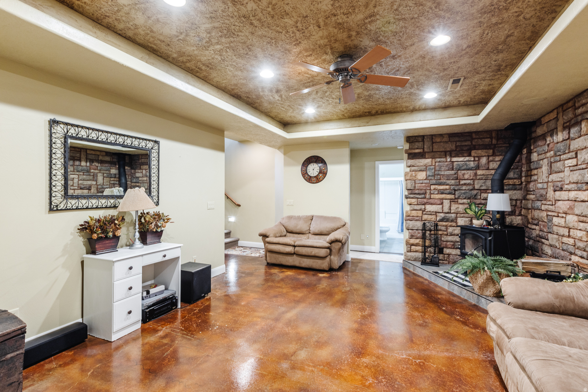 DIAMOND VALLEY ACRES - Residential