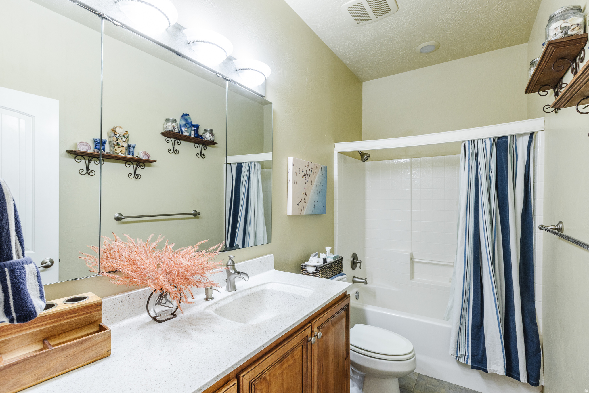 DIAMOND VALLEY ACRES - Residential