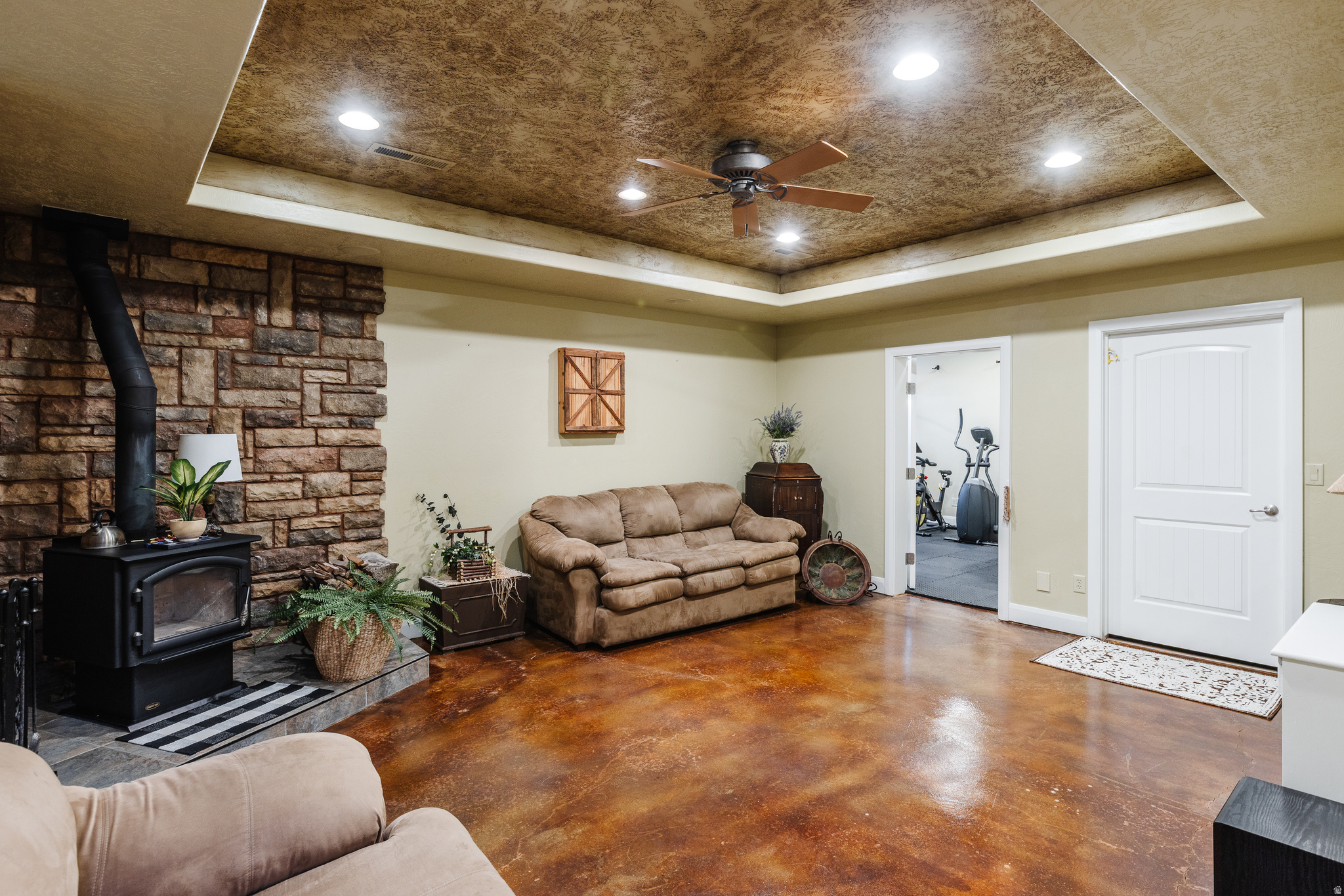 DIAMOND VALLEY ACRES - Residential