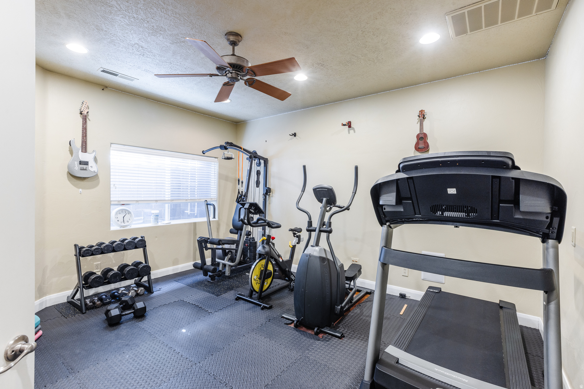 DIAMOND VALLEY ACRES - Residential