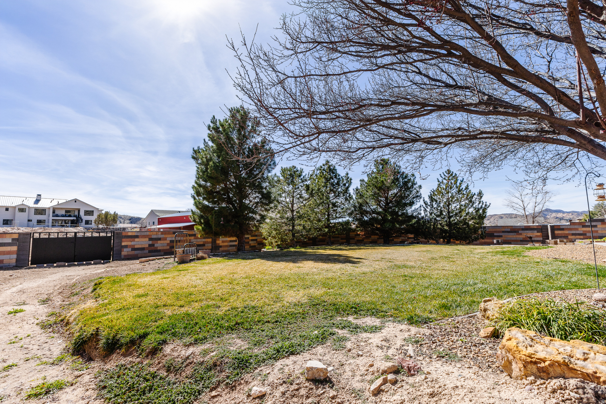 DIAMOND VALLEY ACRES - Residential