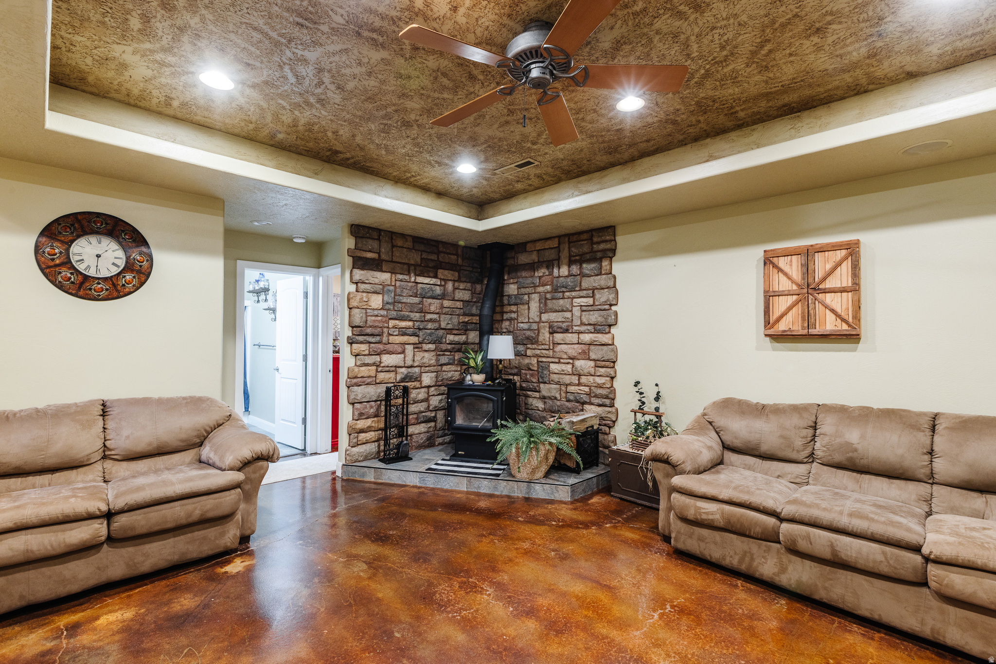 DIAMOND VALLEY ACRES - Residential