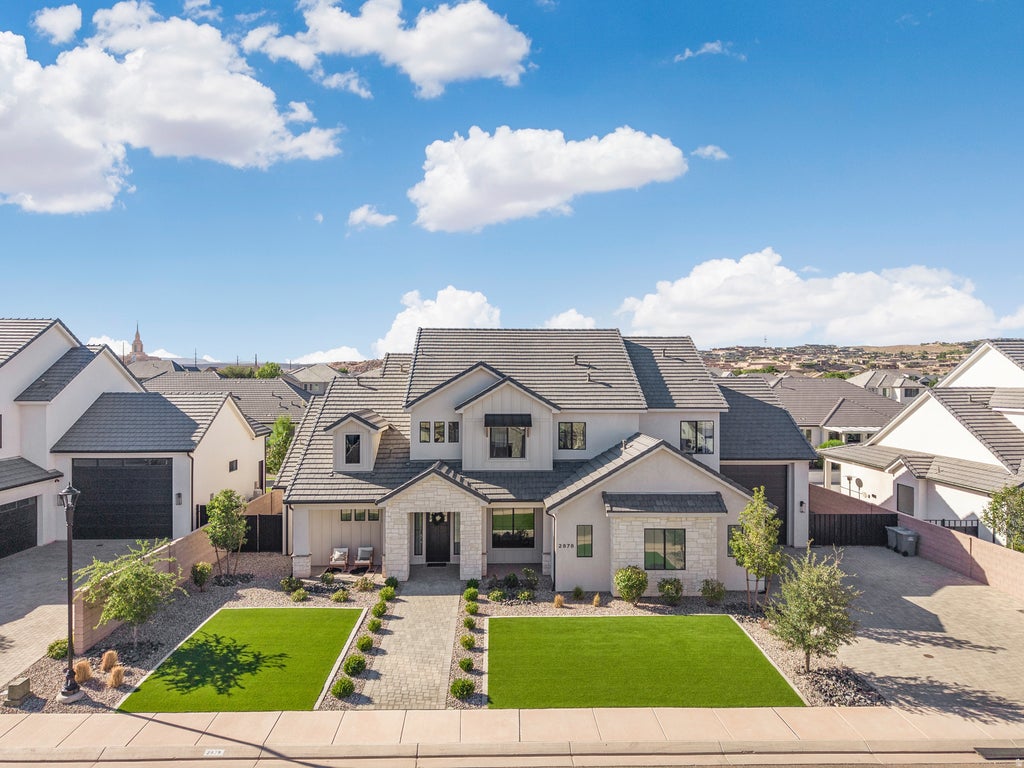Photo of 2878 E STONEDALE DR, Saint George, UT 84790 (MLS # 2185194)