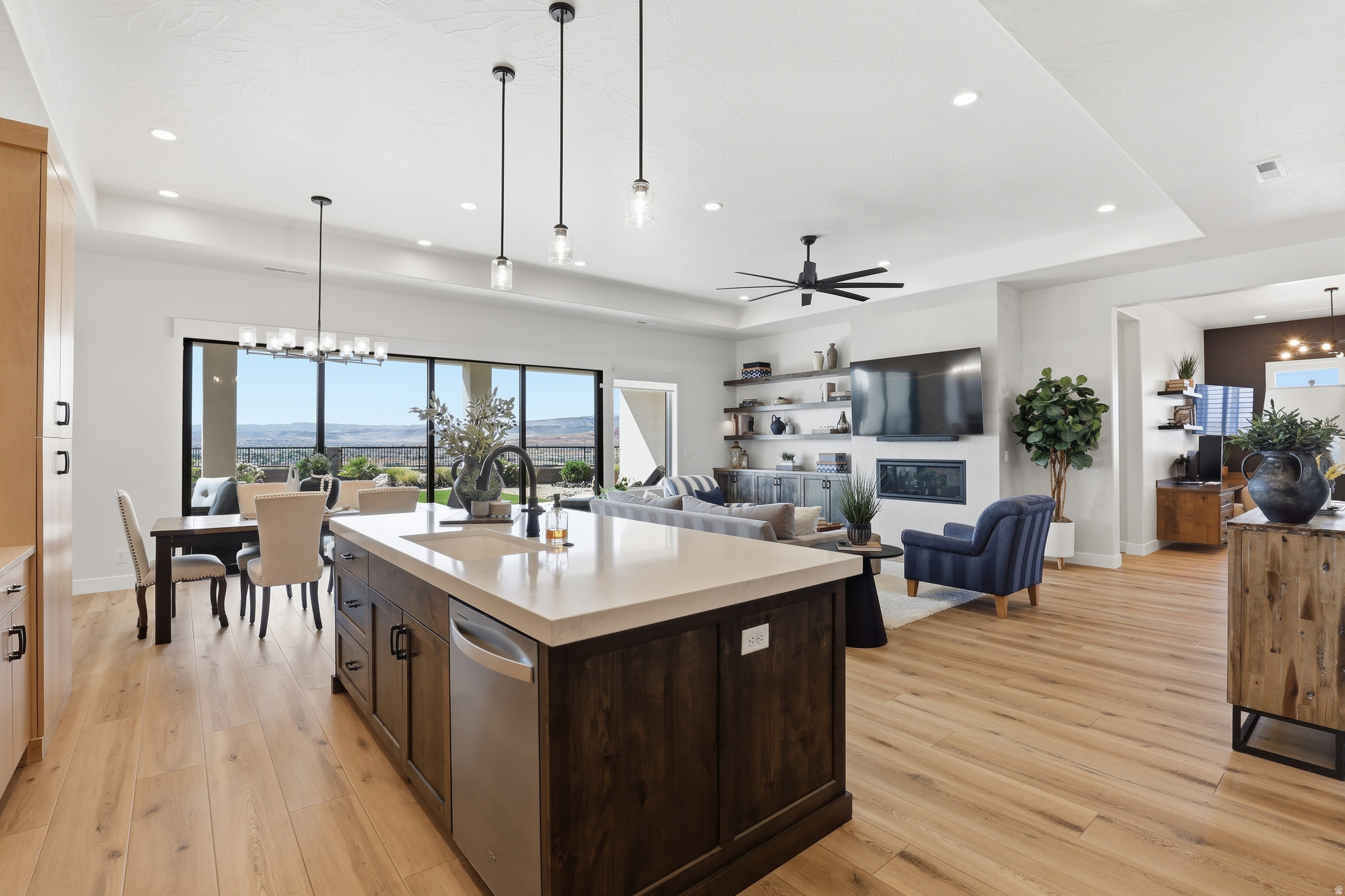 VIEWS IN CORAL CANYON - Residential