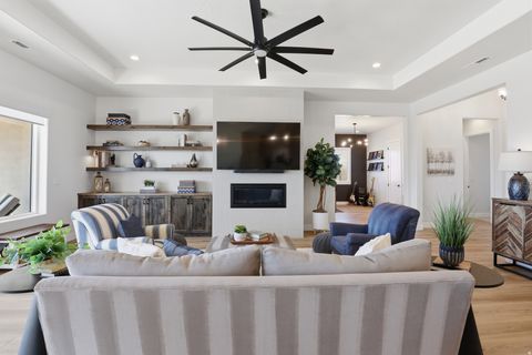 Tiny photo for 81 N HIGHLAND PKWY #108, Washington, UT 84780 (MLS # 2158334)