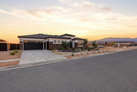 Photo of 81 N HIGHLAND PKWY #108, Washington, UT 84780 (MLS # 2158334)