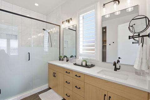 Tiny photo for 81 N HIGHLAND PKWY #108, Washington, UT 84780 (MLS # 2158334)