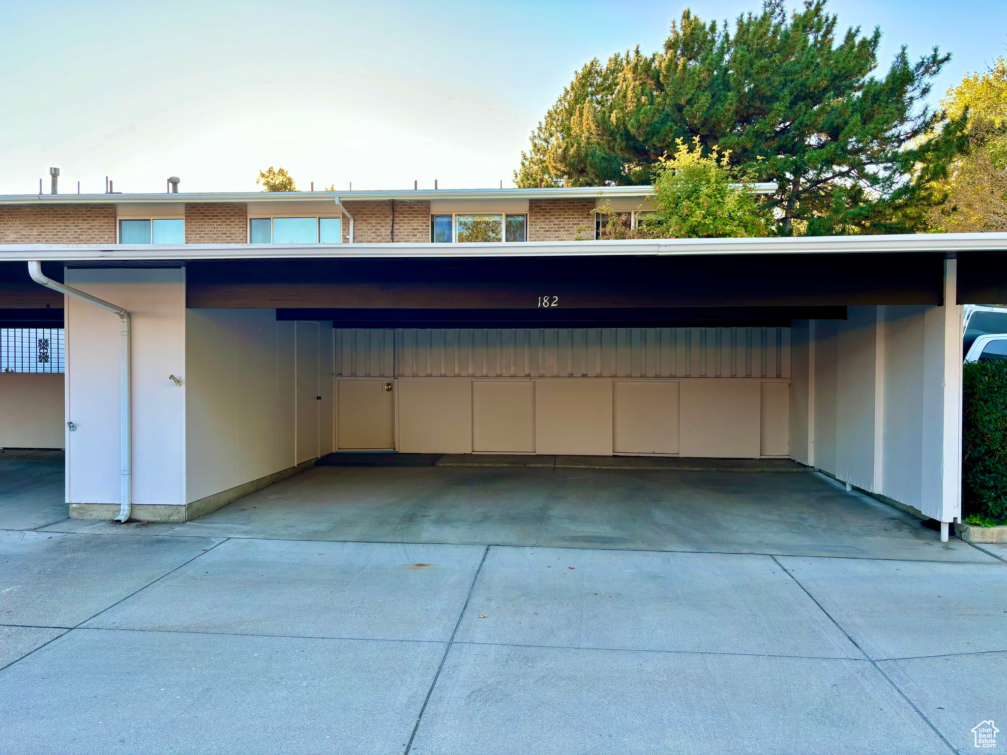 THREE FOUNTAINS - Residential