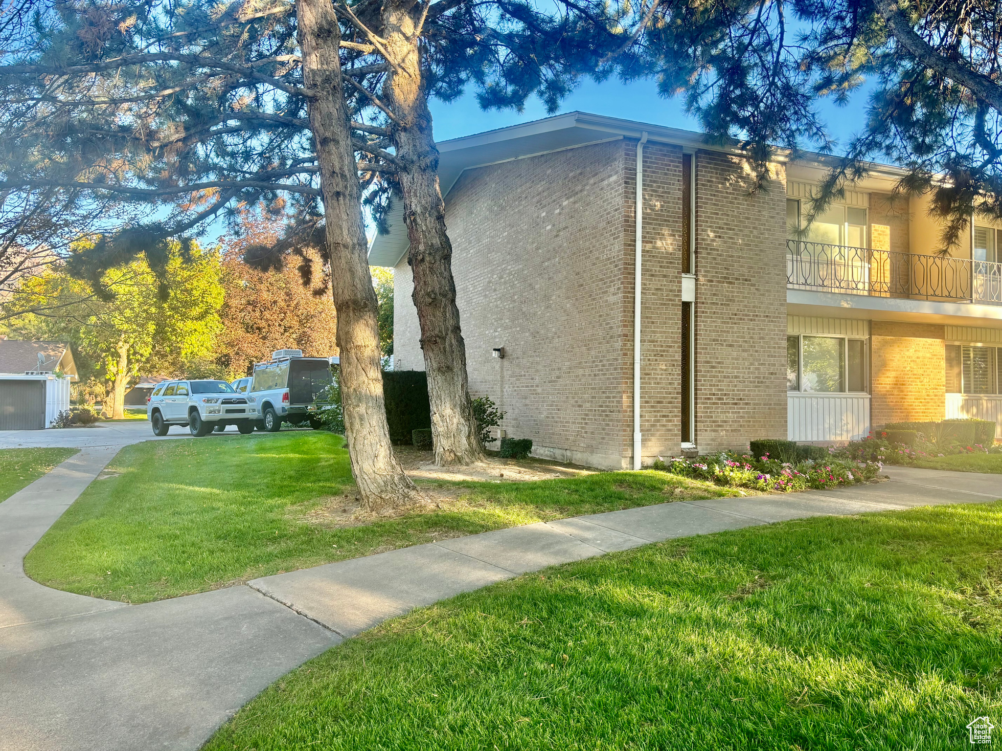 THREE FOUNTAINS - Residential