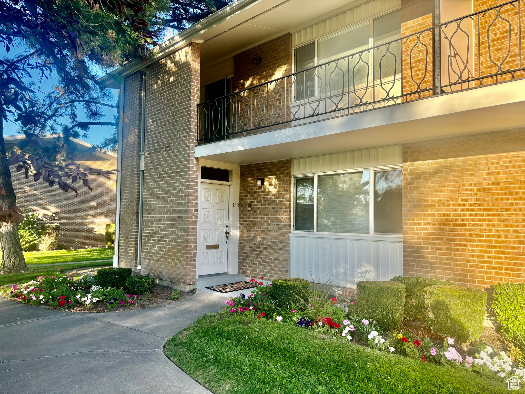 THREE FOUNTAINS - Residential