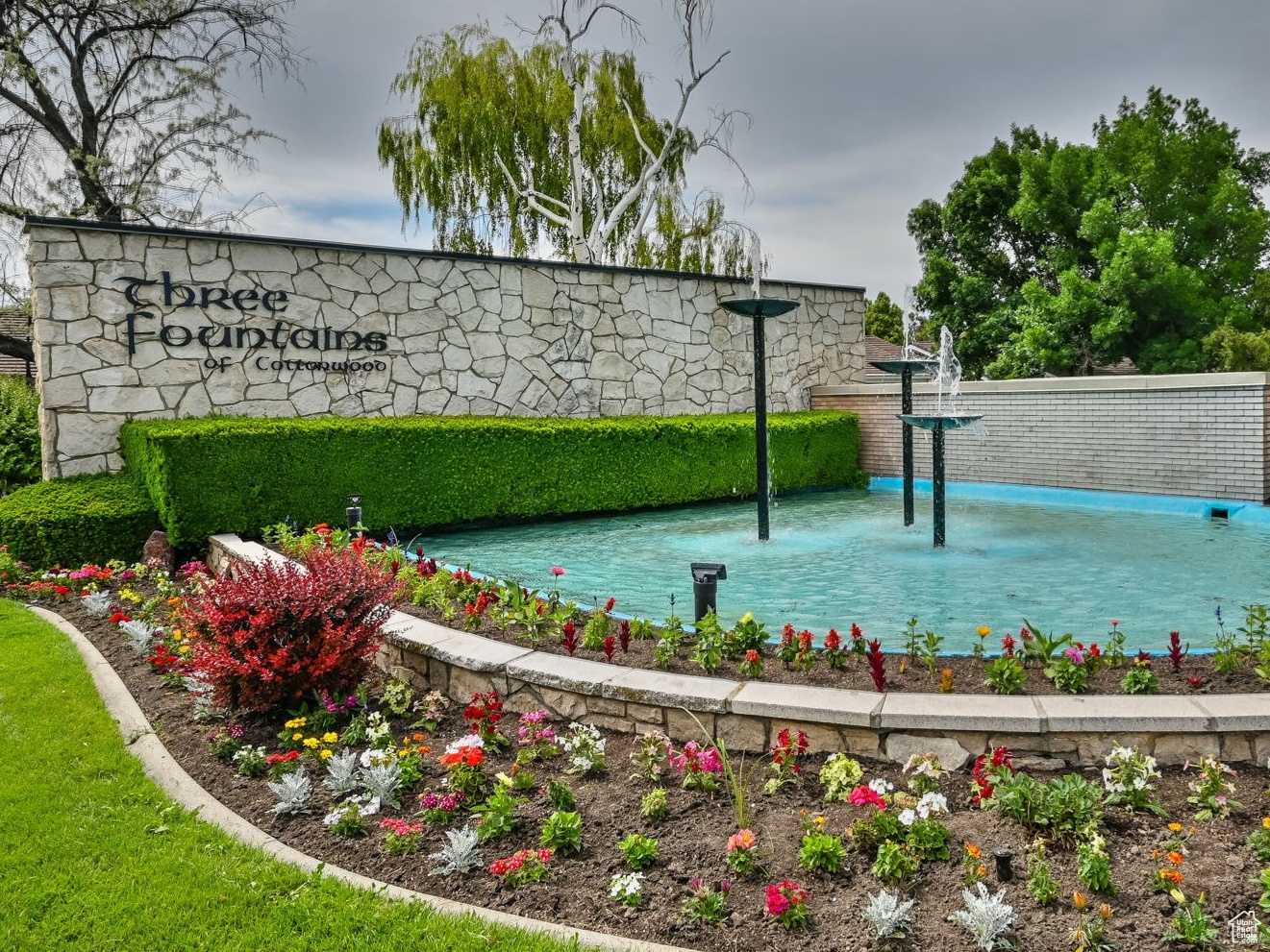 THREE FOUNTAINS - Residential