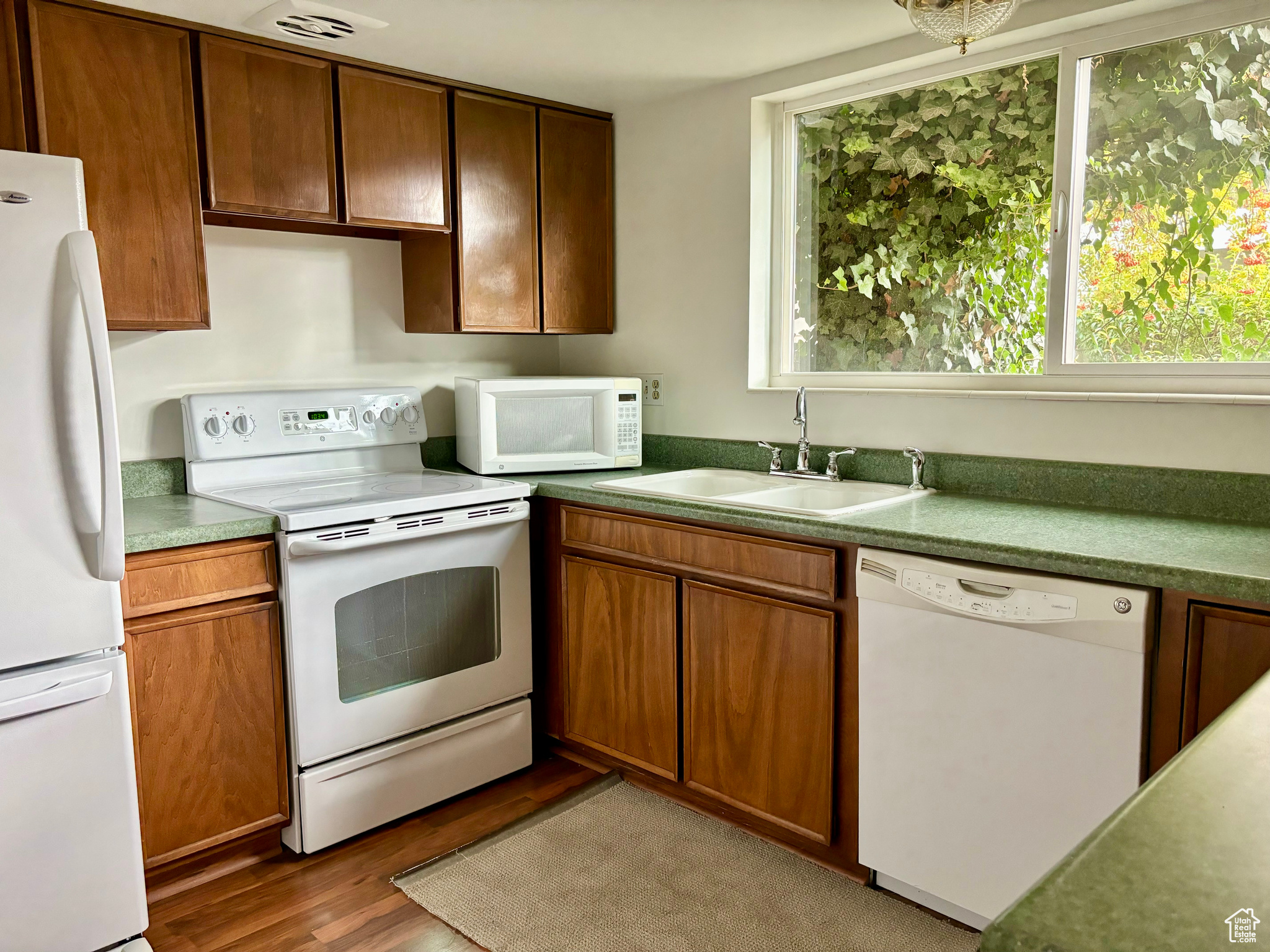 THREE FOUNTAINS - Residential