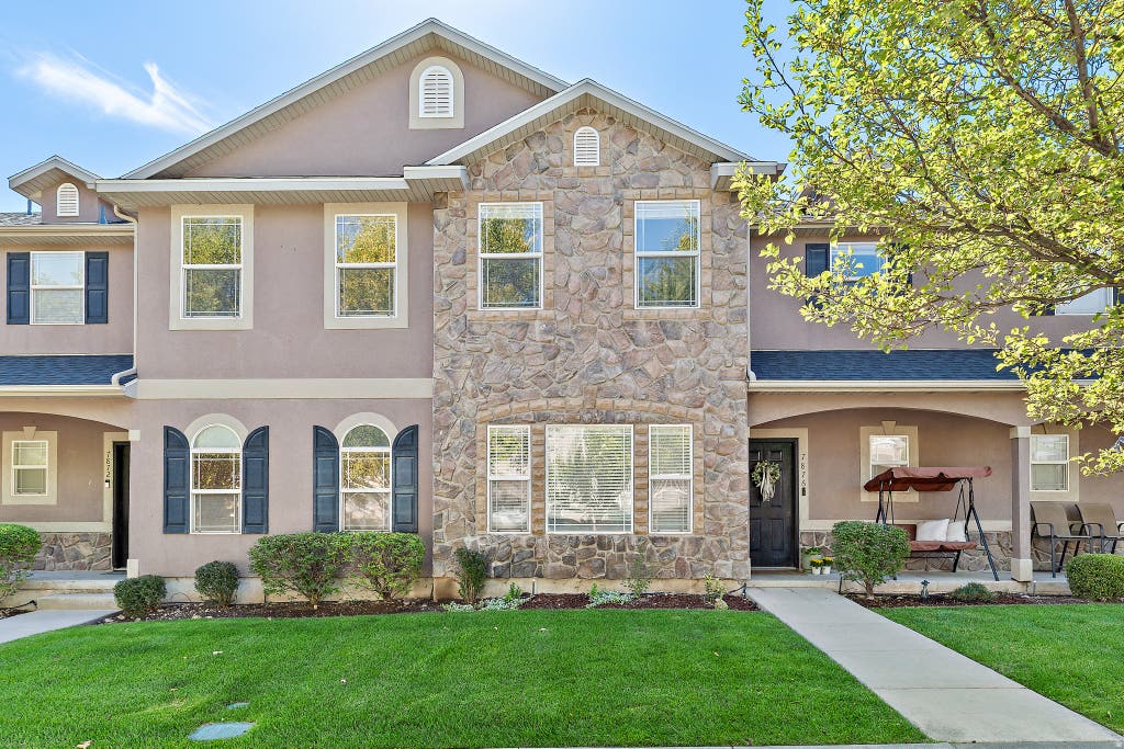 Photo of 7876 S DOVE CREEK LN, West Jordan, UT 84081 (MLS # 2180627)
