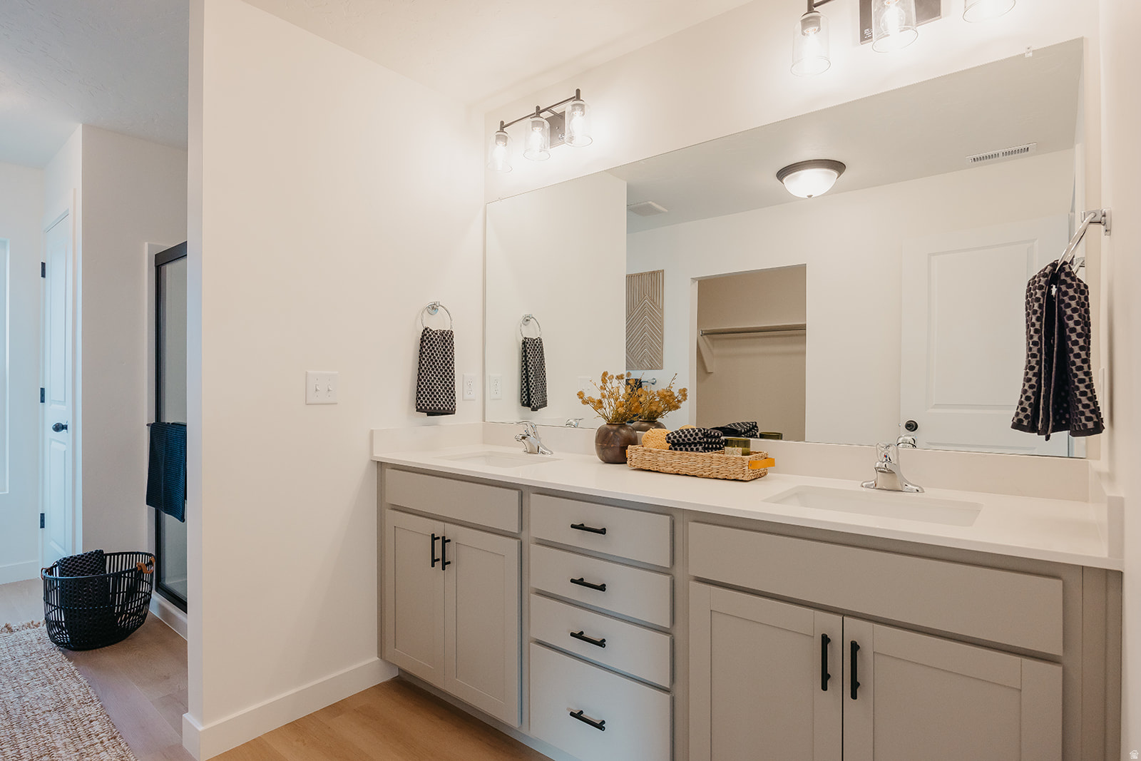 EAGLE HEIGHTS - Residential