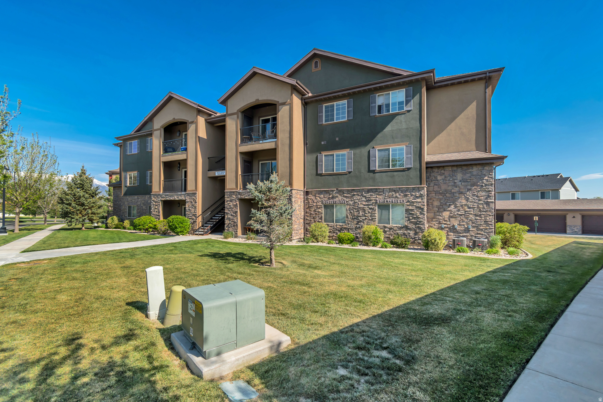 JORDAN RIDGE CONDOMINIUMS - Residential