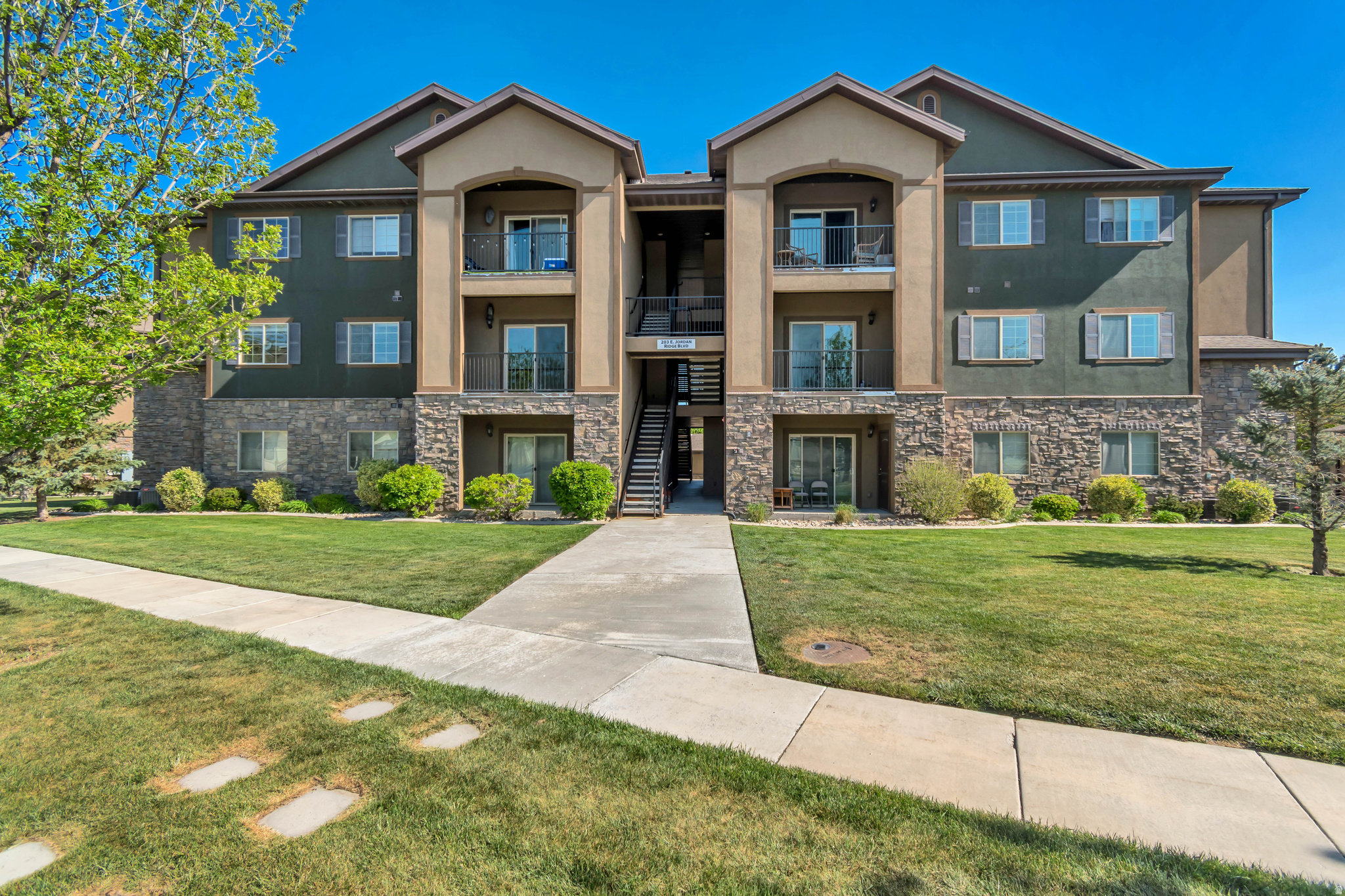 JORDAN RIDGE CONDOMINIUMS - Residential