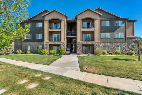 Condo For Sale - 203 E Jordan Ridge Blvd #207<br/> Saratoga Springs, UT 84045