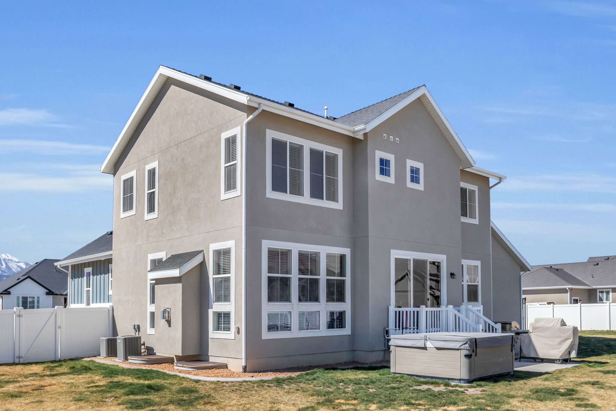 OVERLAND EST 134 - Residential