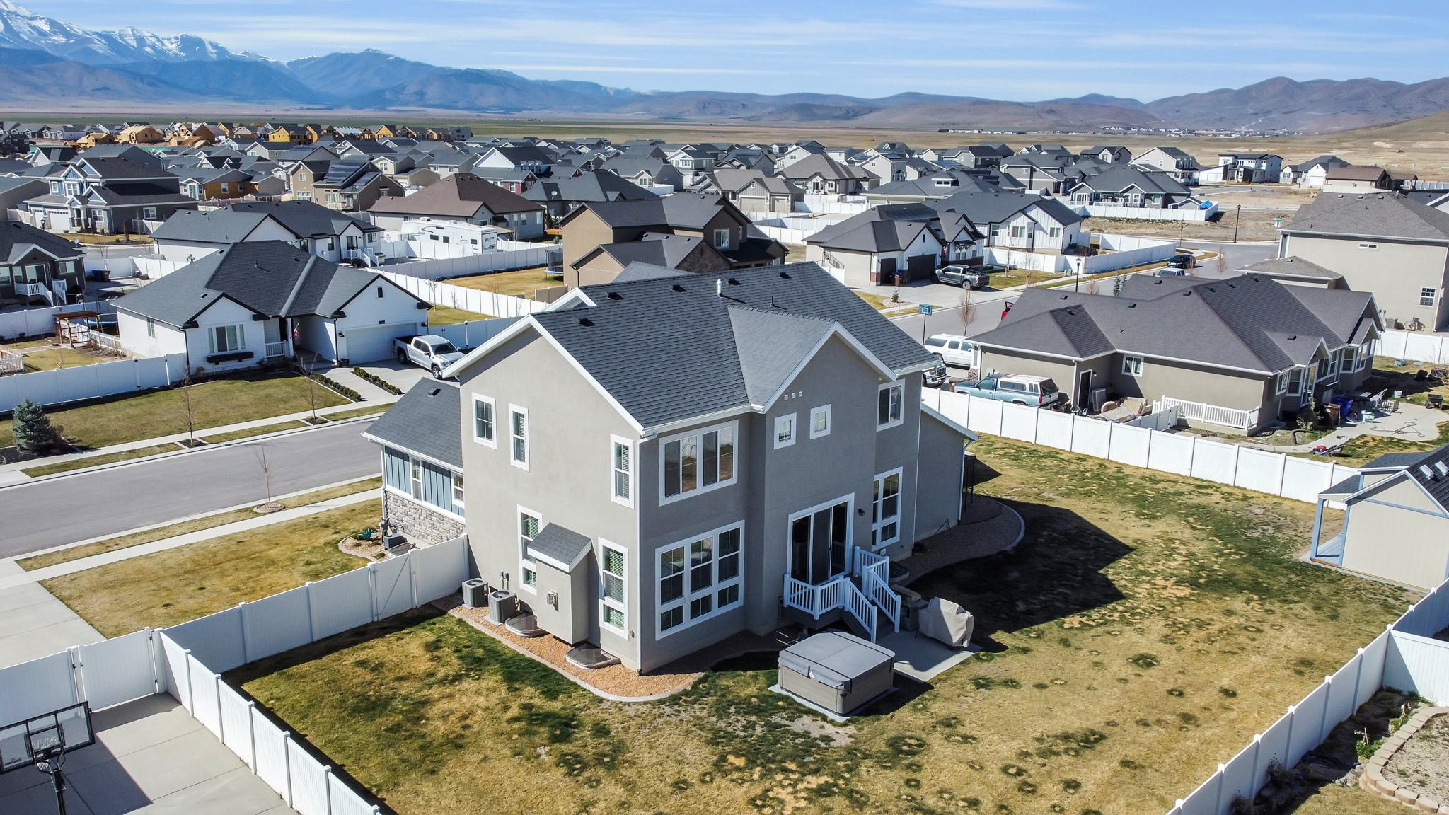 OVERLAND EST 134 - Residential