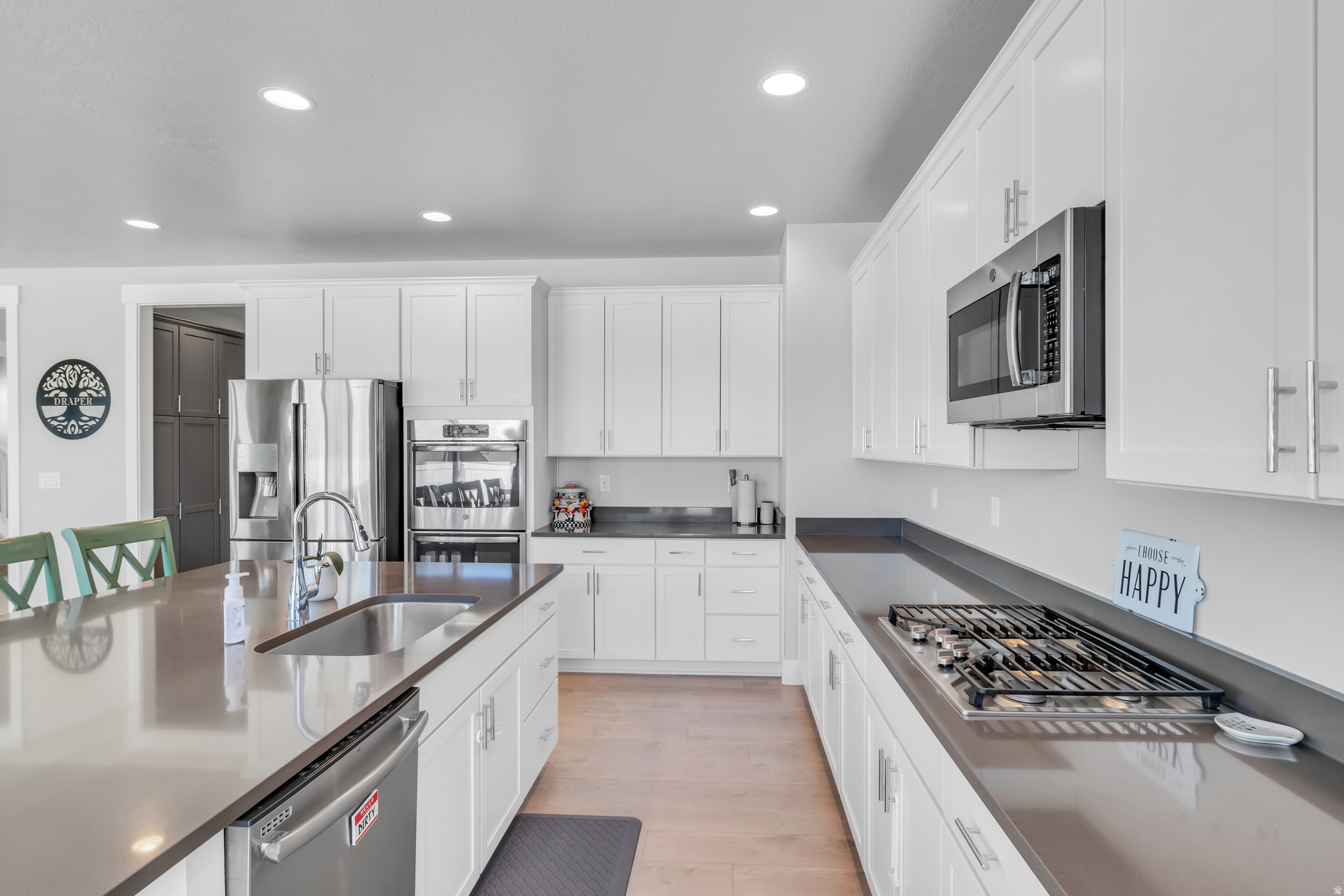 OVERLAND EST 134 - Residential