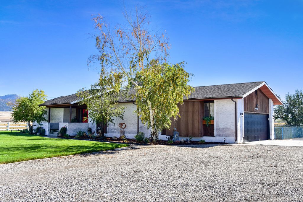 Photo of 23274 S 8TH ST E, Downey, ID 83234 (MLS # 2142979)