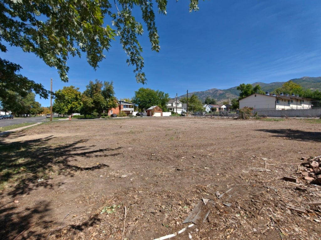 Photo of 11 S 300 E, Kaysville, UT 84037 (MLS # 2184915)