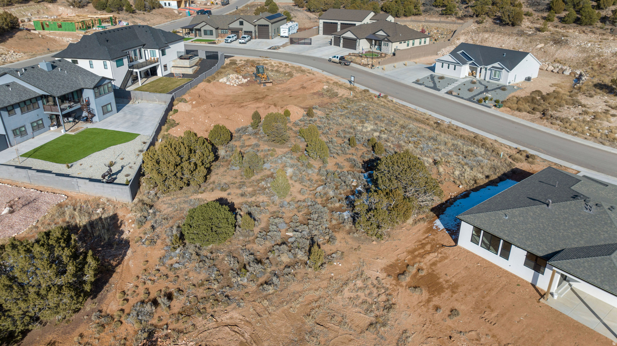 SADDLEBACK RIDGE - Land