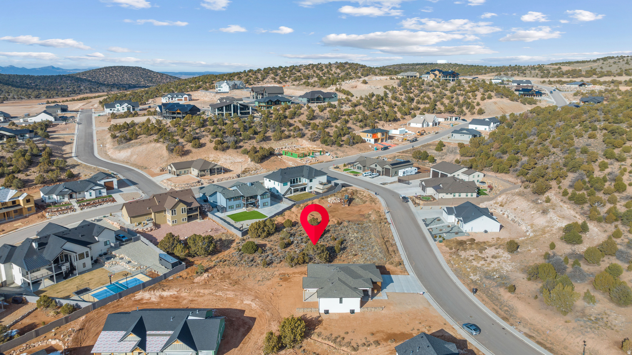 SADDLEBACK RIDGE - Land